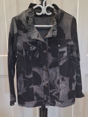Minkas Women’s Black & Gray Ruffle Collar Denim Jacket